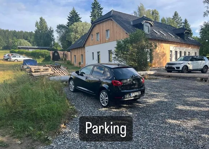 Hobiti Lipno * Černá v Pošumaví
